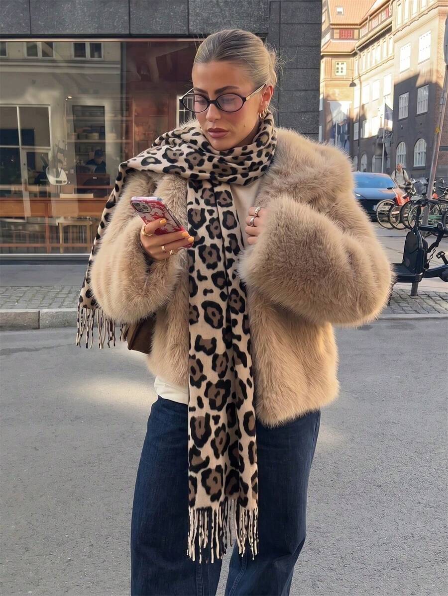 1pc Women Leopard Print Scarf Soft Warm Cashmere Feel Fringe Shawl Wrap, Vintage Animal Pattern Long Scarves For Fall Winter Daily Outdoor - Beige - View 1