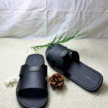 Men's Black Faux Leather One-Strap Slides With Metallic Buckle, Flat Bottom Casual Sandals For Daily Wear And Home Use - Black - View 8