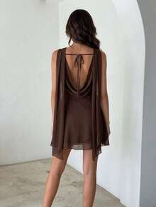 Đầm mini voan chiffon màu nâu thanh lịch, không tay, cổ đổ, dáng chữ A với bèo nhún và gấu xòe, phù hợp cho kỳ nghỉ hè, dạo chơi mùa thu, tiệc tùng và lễ tốt nghiệp - màu nâu - Xem 6