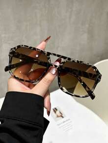 1pc Women's Plastic Square Fashion Glasses, Large Frame Casual Eyewear For Beach Vacations And Daily Wear - Multicolor - View 3