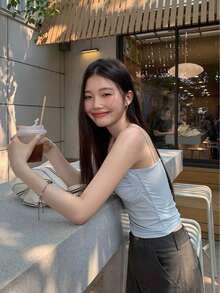 性感女款加厚內墊細肩帶背心，直領百褶設計短版上衣 - 淺藍色 - 查看 6