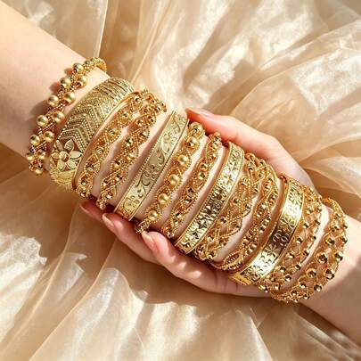 Conjunto de brazaletes bohemios vintage color dorado con patrón floral tallado hueco y cuentas, brazalete de lujo de nicho para mujer, decoración apilable para fiesta, novia y boda, aleatorio 1 pieza/2 piezas/3 piezas/4 piezas/5 piezas/6 piezas/7 piezas