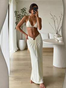 HOTTIE HABIT Set Bikini 3 Potong Wanita Warna Putih Polos Model Halter Segitiga, Rok Penutup Berpotongan Tinggi dengan Detail Kerut, Cocok untuk Liburan Musim Panas di Pantai dan Kolam Renang. - Putih - View 2