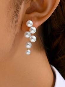 1 Pair Elegant Cute Faux Pearl Grape Cluster Pendant Earrings - Zinc Alloy, Suitable For Daily Wear And Parties - White - View 3