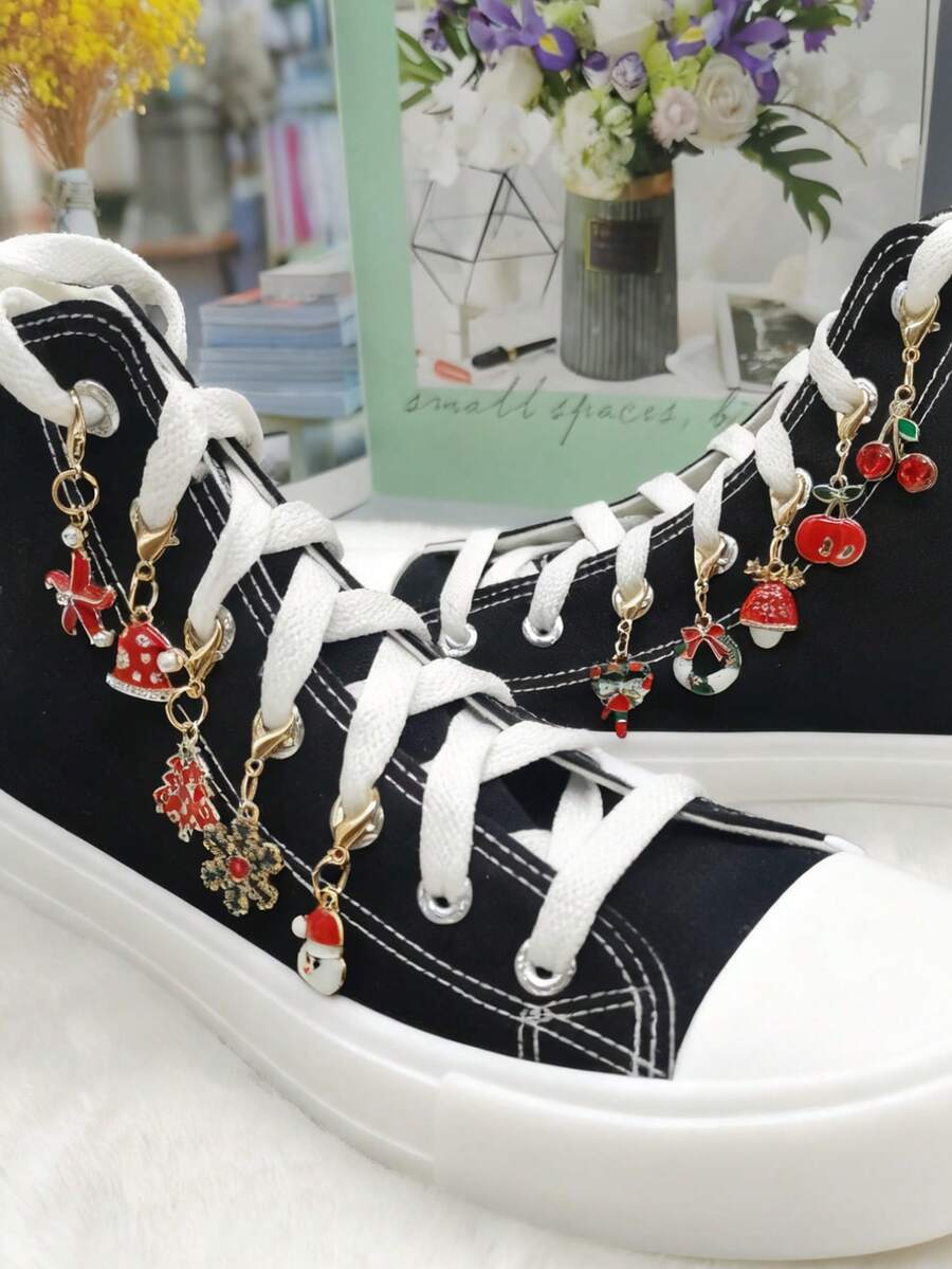 5PCS Christmas Series Decorative Shoelace Clips DIY Pendants Decorations Santa Snowflake Shoe Lace Charms Accessories Detachable Shoe Buckles Decor
