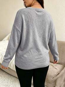 Plus Size Solid Color Casual Fashion V-Neck Long Sleeve Cross Knit Sweater - Grey - View 3