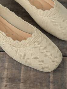 1 Pair Lightweight Comfortable Outdoor Women's Slip-On Shoes, Spring/Autumn New Knit Breathable Flat Shoes For Driving And Work, Diamond Lattice Decor - Beige - View 3