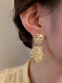 1 Pair Vintage Elegant Geometric Asymmetrical Resin Earrings, Suitable As Holiday Gift And Daily Wear - White - View 2