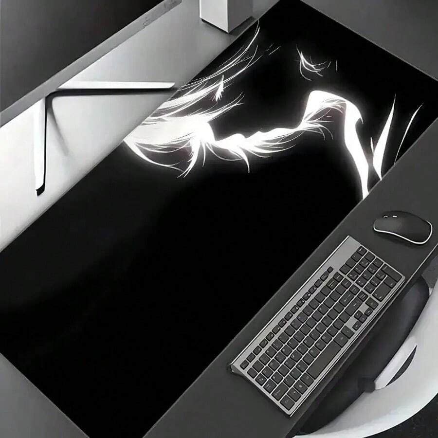 Fashionable Mouse Pad With Artistic Gradient Design, Suitable For Your Office Desk - Girl With Closed Eyes - View 1