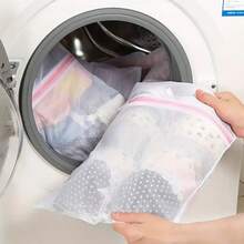4pcs Laundry Bag Set For Washing Machine, Anti-Deformation Mesh Bags With Fine Mesh, Coarse Mesh, Large Holes, Thickened Double Layer, Zipper Closure, Suitable For Delicate Clothes, Underwear, Knitwear - Pink - View 3