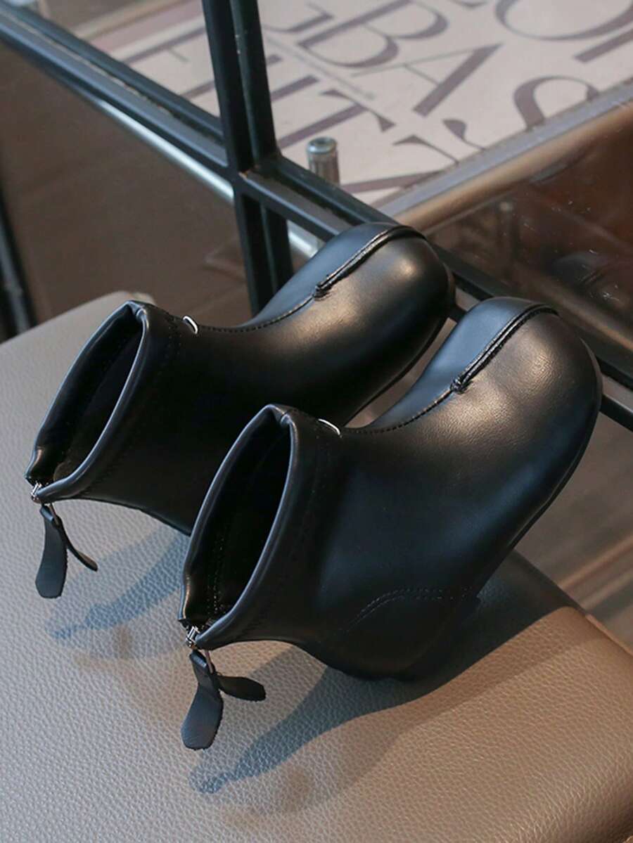 Sepatu Bot Pendek Anak Perempuan dengan Sol Lembut, Nyaman, dan Resleting Belakang, Sepatu Bot Kasual Retro Anti Selip untuk Anak-Anak - Hitam - View 1