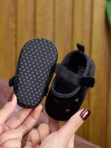 Spring/Autumn Infant Girl Soft Sole Heart Flat Shoes 0-1 Years Old Solid Color Hook & Loop Infant Walking Shoes Mary Jane Princess Shoes - Black - View 7