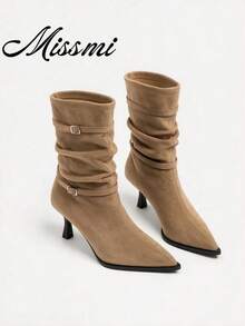 Sepatu bot ankle wanita baru berwarna cokelat dengan hiasan paku keling dan ujung runcing berbahan suede. - Coklat - View 1