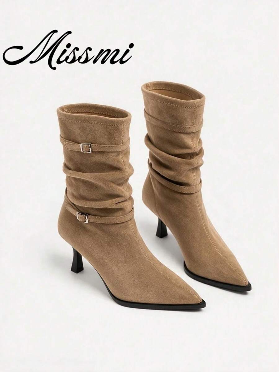 Sepatu bot ankle wanita baru berwarna cokelat dengan hiasan paku keling dan ujung runcing berbahan suede. - Coklat - View 1