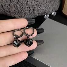 1Pair Vintage Square Black Zirconia High-End Light Luxury Geometric Black Diamond Earrings - Black - View 3