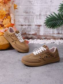 Women Retro Color Block Lace‑Up Sneakers, Faux Suede Flat Casual Walking Shoes, Soft Non‑Slip Daily Training Footwear - Khaki - View 9