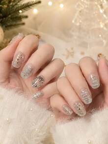 1張白色金屬色聖誕樹美甲貼紙 自黏式雪花 Merry Christmas 字母美甲貼片 冬季假期聖誕 DIY 美甲美甲藝術裝飾 - 金色 - 查看 6