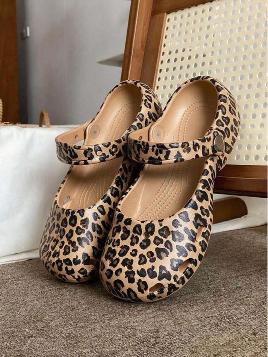 Women's New Mary Jane EVA Clogs, Korean Style Ins Hollow Design, Lightweight Comfortable 2-In-1 Sandals, Beach Shoes, Garden Shoes - Khaki - View 1