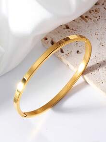 2pcs Elegant Women's Quartz Watch Set, Exquisite Square Minimalist Small Dial, Roman Numeral Gold Steel Band Women's Gold Watch, Paired With Polished Minimalist Gold Bracelet, High-End Women's Set, Exquisite And Elegant Hand Jewelry Accessories, Vintage Luxury Fashion Style, Suitable For National Day, Party, Wedding, Date, Back To School, Christmas, Thanksgiving, Halloween, Easter And Other Occasions, Minimalist And Elegant Enhances Outfit Texture, Best Gift For Women - Gold - View 6