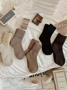 5 Pairs Women's Winter Warm Thick Knitted Soft Vintage Casual Fuzzy Socks, Christmas Gift - Multicolor - View 2