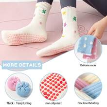 1/3/4/5/6 pares de calcetines de pilates con agarre de toalla para mujer, calcetines deportivos de yoga de media pantorrilla gruesos, cálidos, suaves y cómodos, calcetines de baile de piso antideslizantes con patrón de moda lindo, adecuados para gimnasio, estudio & ballet, regalo ideal de Navidad - Multicolor - Ver 4