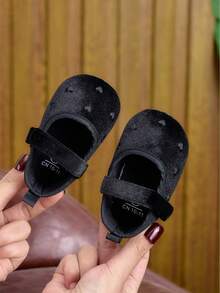 Spring/Autumn Infant Girl Soft Sole Heart Flat Shoes 0-1 Years Old Solid Color Hook & Loop Infant Walking Shoes Mary Jane Princess Shoes - Black - View 8