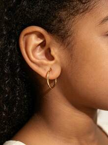 1 Pair Of Classic And Simple Stainless Steel Round Children's Earrings, Suitable For Daily Casual Decoration And Various Occasions. - Multicolor - View 1