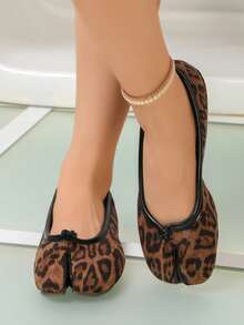 Brown Leopard Print Split Toe Flat Ballet Shoes Women Spring Autumn Slip-On Low Vamp Commuter Split Toe Flat Heel Pumps - Brown - View 5
