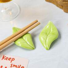 1/2pcs Cute Green Leaf Ceramic Chopstick Rest, Creative Leaf Shaped Chopstick Holder, Spoon And Fork Rack, Suitable For Home Dining Table And Kitchen Decoration. - View 2