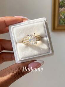 MADEONE قطعة واحدة خاتم مربع فاخر للنساء، بأسلوب الوعد الساحر، هدية مجوهرات مناسبة للمواعدة والزفاف والخطوبة ومناسبات الذكرى السنوية - الذهبي - مشاهدة 1
