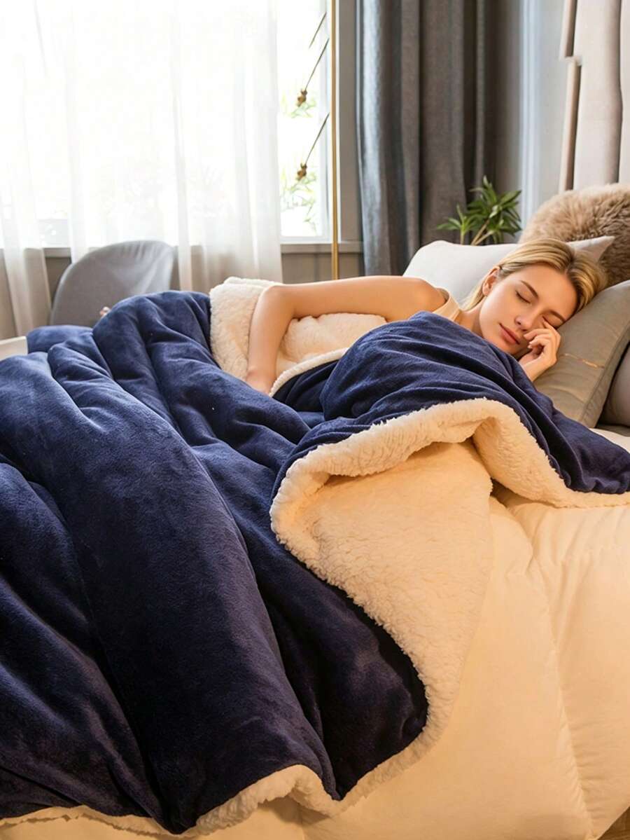 1pc Modern Style Deep Blue Milk Velvet Lamb Fleece Double Layer Blanket, Skin-Friendly Soft Comfortable Warm Throw Blanket, Machine Washable, All Season Use, Suitable For Bedroom And Guest Room - Royal Blue - View 1