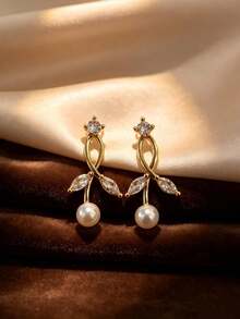 1 Pair Women's 14K Gold Plated Earrings, Inlaid With Cubic Zirconia And Pearls, Hypoallergenic Material, Suitable For Bridal Wear Or As A Gift - Gold - View 2