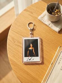 1pc/6pcs KATSEYE Members Autograph Photo Aesthetic Acrylic Keychains, All Members Vintage Signed Photo Series Rectangular Pattern Pendant, Backpack And Car Key Accessory, K-Pop And Western Pop Music Fan Gift - Multicolor - View 11