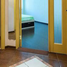 قطعة واحدة شريط منحدر عتبة الباب ذاتي اللصق 1.5*7.5*100 سم، وسادة انتقال عتبة الباب، للاستخدام في مداخل المنزل الداخلية، مرور سلس للكراسي المتحركة - A - مشاهدة 4