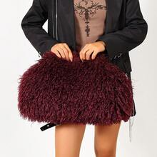 BAILEE Fashion-Forward Faux Fur Solid-Color Clutch Bag, Plush Flap, Large Size, Ideal For Outfit Coordination And A Preferred Gift Option. - Multicolor - View 3