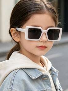 1 PC Kids 4-8Y Narrow Rectangle Fashion Glasses, Retro Basic Casual Frame Solid Color Lens Lightweight For Beach Daily Wear With Glasses Box - Multicolor - View 2