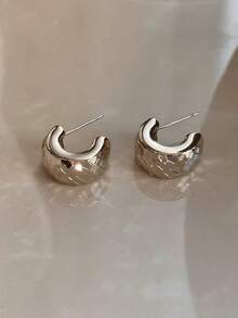 1 Pair Minimalist Fashion Rhombus Textured Geometric Hoop Earrings Suitable For Women's Daily Casual Wear - Silver - View 4