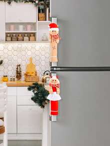 1pc/2pcs Christmas Gingerbread Man Refrigerator Handle Cover, Cute Gingerbread Boy & Girl Plush Fridge Handle Protector, Scene Decoration, Holiday Decor, Room Decor, Home Decor, Theme Party Decoration, Christmas Decoration - Multicolor - View 4