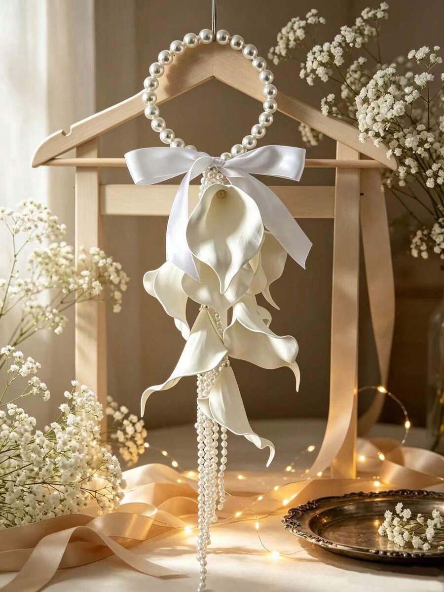 1 buah Buket Genggam Gaya Anggur Bunga Calla Lily Mutiara Terbuat dari 8 Bunga Calla Lily dan Mutiara, Cocok untuk Upacara Pernikahan, Fotografi Adegan Pernikahan, Suvenir Pernikahan, Properti Foto, dan Acara Lainnya - Putih - View 1