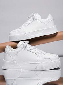 Nya herr sneakers i rent vitt perforerat läder, låg modell med tjock sula, höjdförhöjande, mångsidiga casual sneakers för studenter och dagligt bruk - Vitt - Visa 7