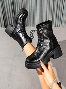 Fashion Round Toe Thick Sole Lace-Up Women's Ankle Boots, Autumn/Winter New Versatile Black Boots - Black - View 4