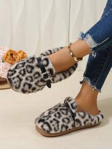 Women's Leopard Print Faux Fur Mule Slippers, Closed Toe Flat Slippers With Metal Buckle, Outdoor Cotton Slippers - Beige - View 3