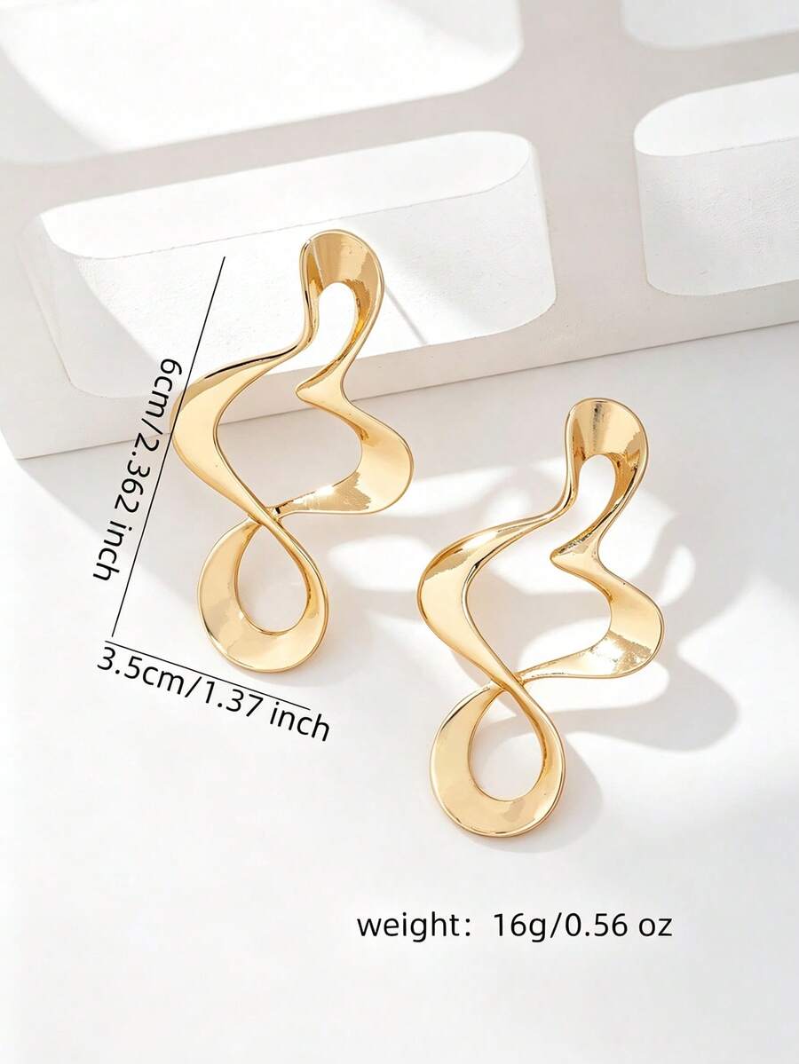 1 Pair European And American Geometric Hollow Asymmetrical Stud Earrings - Yellow Gold - View 1
