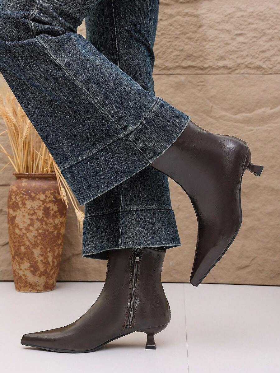 Sepatu Bot Ankle Wanita Ujung Lancip, Sepatu Bot Fashion Minimalis Hak Kitten dengan Resleting Samping, Sepatu Bot Ankle Serbaguna untuk Musim Gugur/Dingin - Coklat - View 1