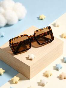 1 PC Kids 4-8Y Narrow Rectangle Fashion Glasses, Retro Basic Casual Frame Solid Color Lens Lightweight For Beach Daily Wear With Glasses Box - Multicolor - View 7