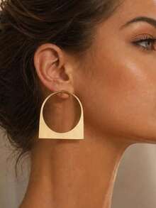 1 Pair European & American Style Exaggerated Geometric Hollow Stud Earrings, Suitable For Women's Daily Wear And Party, Gift - Yellow Gold - View 1