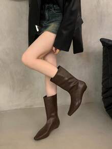 女款韓式粗跟麂皮短靴，秋冬新款保暖內裡咖啡棕修身短靴 - 棕色 - 查看 8