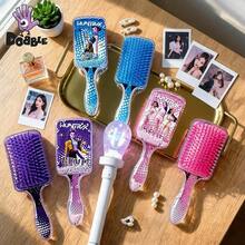 فرشاة شعر DOBBLE بقطعة واحدة بتصميم شخصية كرتونية على طراز K-Pop مع وسادة هوائية، مشط شفاف لفك التشابك وتدليك فروة الرأس للعناية اليومية بالشعر والتصفيف - A - مشاهدة 9