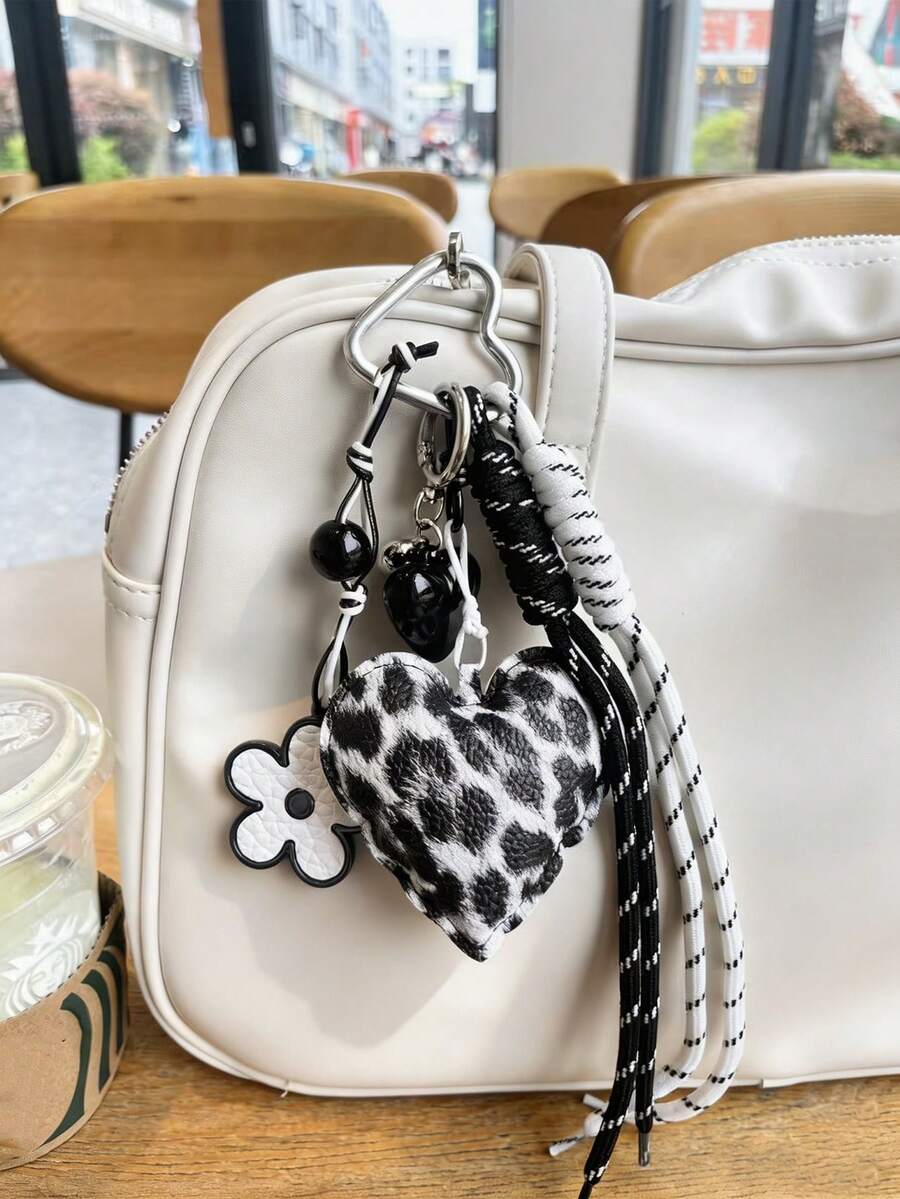 Y2K Leopard Print Star & Heart Bag Charm Keychain, Mini Camera Flower Dice Decor. Car Keychain, Bag D Ecoration, Preppy Bag Accessory. Gift For Women - Multicolor - View 1