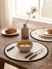 1/2/4/6/12pcs White Base Black Edge Placemats, Vintage Minimalist Style Fabric Material Round Black Serrated Lock Stitch Detail Stain-Resistant Tabletop Protection & Decorative Function Dining Table Mats Suitable For Daily Breakfast And Vintage Minimalist Home Decor Scenes - White - View 9